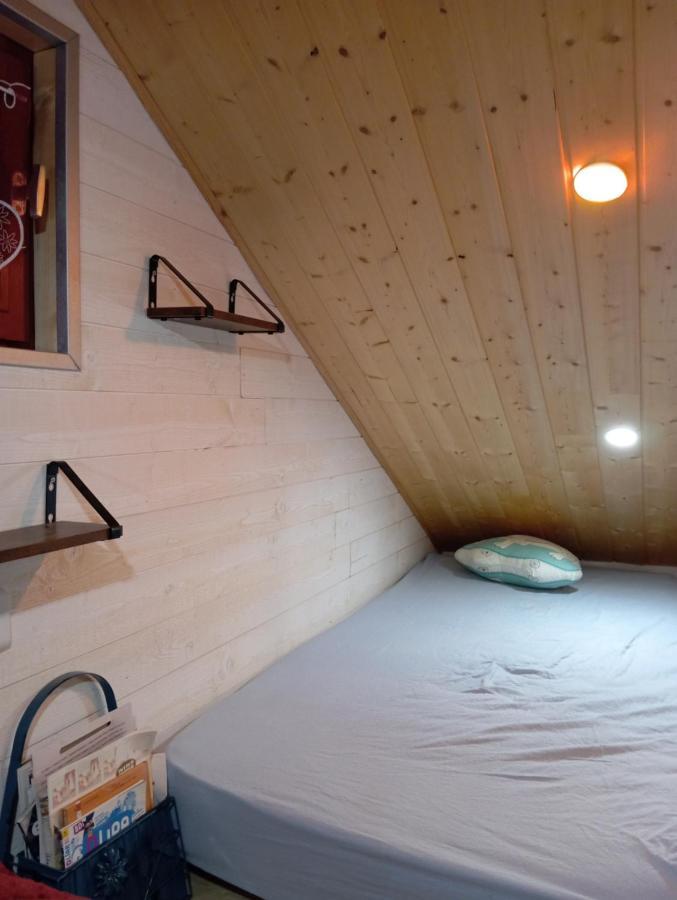 La P'Tite Maison Bois Du Herisson Menetrux-en-Joux 外观 照片