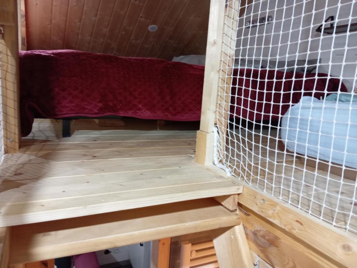 La P'Tite Maison Bois Du Herisson Menetrux-en-Joux 外观 照片