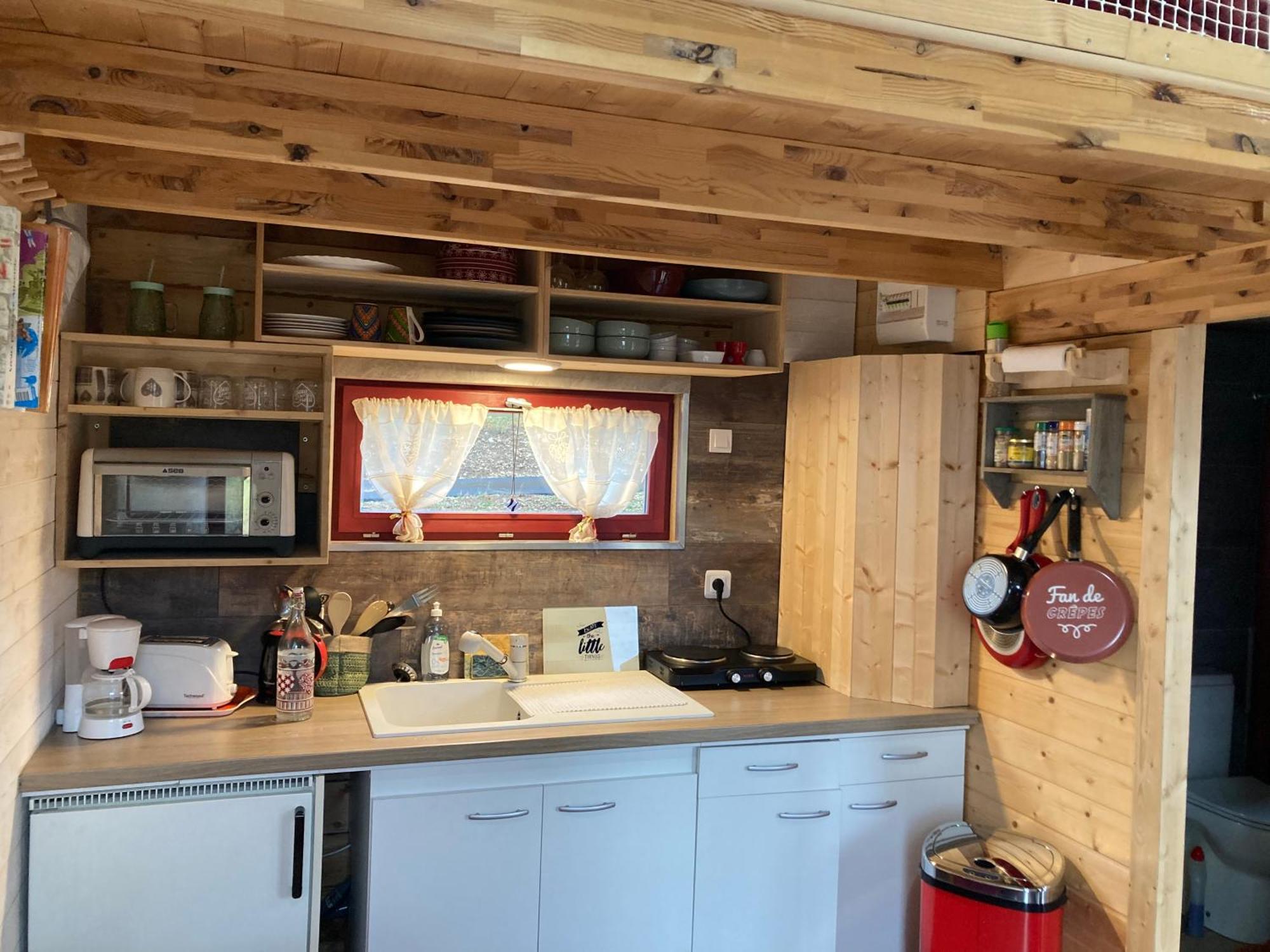 La P'Tite Maison Bois Du Herisson Menetrux-en-Joux 外观 照片