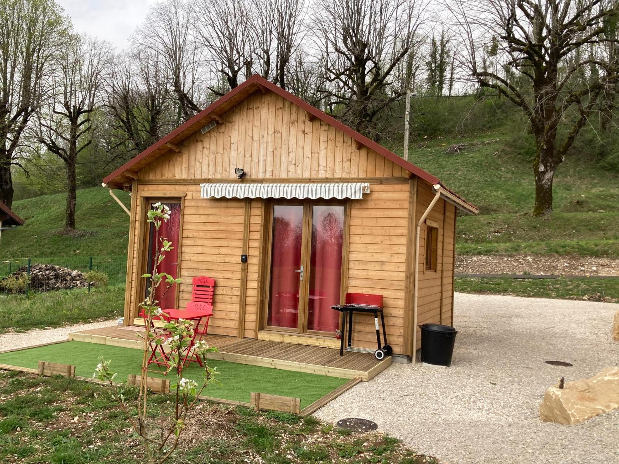 La P'Tite Maison Bois Du Herisson Menetrux-en-Joux 外观 照片